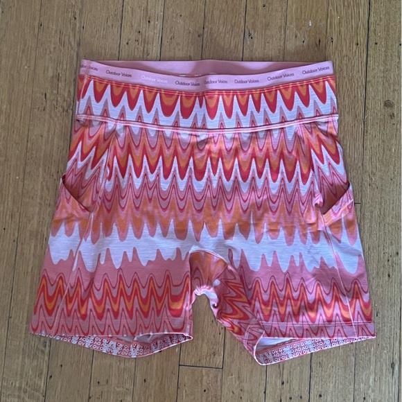 Outdoor voices tech sweat 5” shorts - Picture 5 of 7